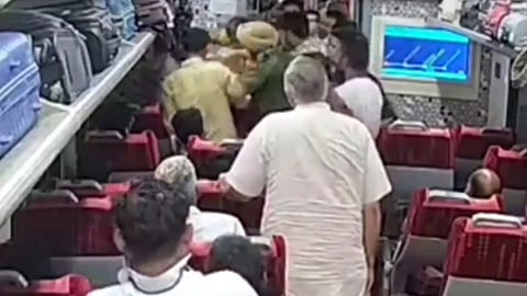 Man Thrashed On Vande Bharat
