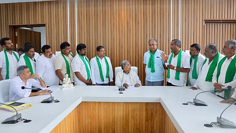 CM Siddaramaiah with farmers leaders