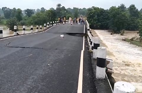 Three year-old bridge collapses in Gadchiroli, several villages cut off