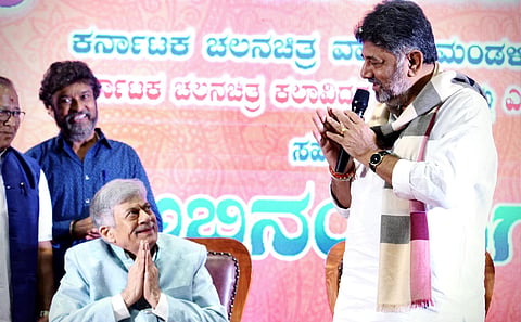 Ananth Nag falicitated by kannada film chamber