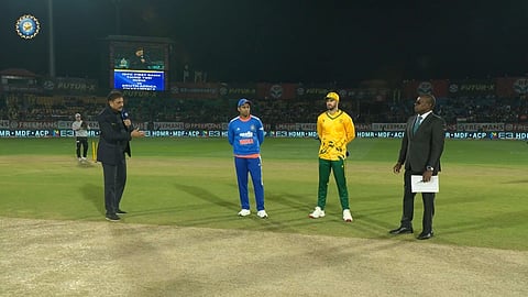 India opt to bowl against South Africa