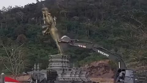 demolition of Vishnu statue