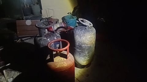 Cylinder blast