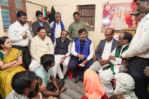 Minister Dr. H.C Mahadevappa met Manya's family members