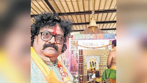 ಧಾರವಾಡ: ವಿರೋಧದ ನಡುವೆಯೇ ಬಸ್ ಡಿಪೋದಲ್ಲಿ ಹನುಮಾನ್ ದೇವಾಲಯ ನಿರ್ಮಿಸಿದ ಮುಸ್ಲಿಂ ವ್ಯಕ್ತಿ!