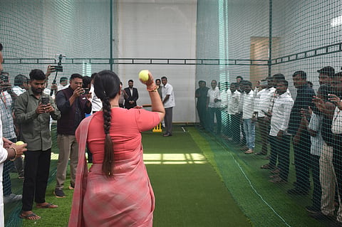 Laxmi Hebbalkar and Satish Jarakiholi play cricket in Belagavi