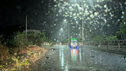 Heavy rains lash Dharwad, roads waterlogged