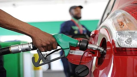 Crude oil futures fall