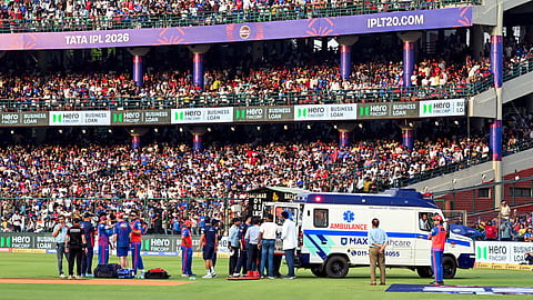 Lungi Ngidi taken off in ambulance after suffering head injury