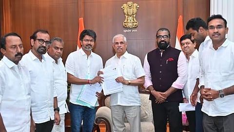 Vijay Tells Governor He Has 118 MLAs