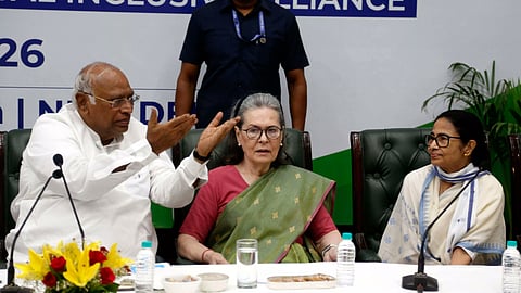 Kharge, Sonia and Mamata Banerjee