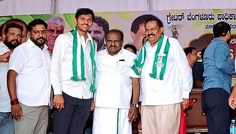 Akhanda Srinivas Murthy rejoin JDS