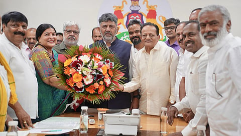 KFCC delegation meets CM DK Shivakumar and demands Govt OTT Platform to protect Kannada film industry