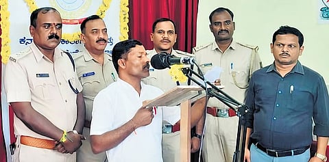 In a first-of-its-kind initiative, the Shivamogga Central Prison has allowed the inmates to compose and sing jingles for the waste management drive.