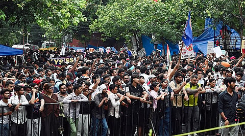 The Cockroach Janta Party (CJP) on Wednesday said thousands of protesters had gathered at Jantar Mantar.