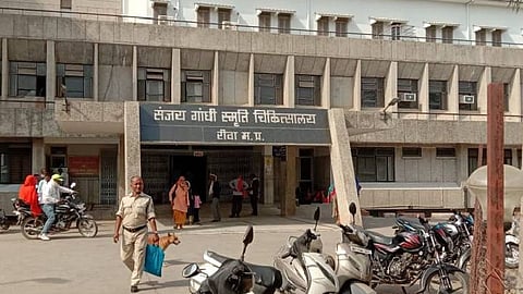 2 doctors suspended over death of pregnant woman at govt hospital in MP