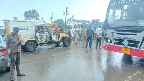One killed, four injured fatal accident in Hassan