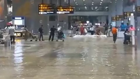 Delhi airport flooding