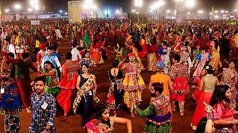 Maharashtra minister backs VHP's call to bar Muslims from Navratri