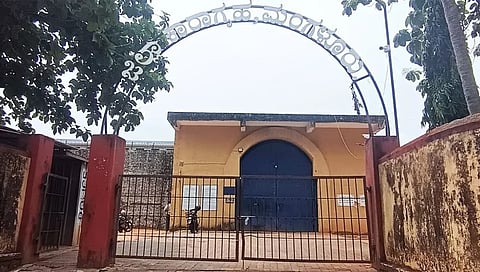 10 mobile phones seized from nine undertrials at Mangaluru prison