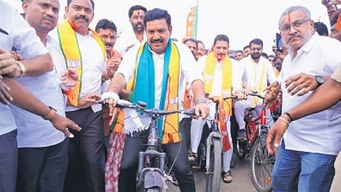 BJP state president BY Vijayendra and other leaders during the Ballari Chalo padayatra on Wednesday.