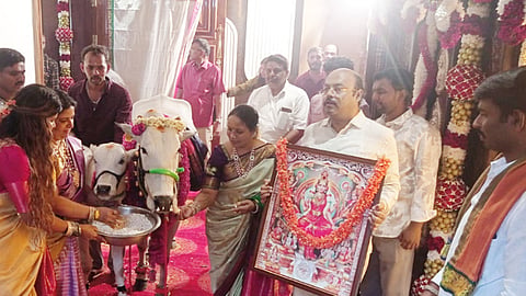 Former CM Siddaramaiah's wife Parvathi performs Gopooja during housewarming ceremony in Mysuru