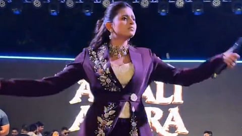 Actress Anjali Arora gets upset over Kacha Badam