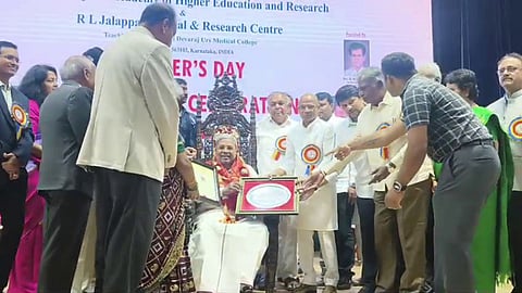 Former CM Siddaramaiah Receives Honorary Doctorate From Deemed University