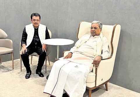 Zameer Ahmed Khan meets Siddaramaiah