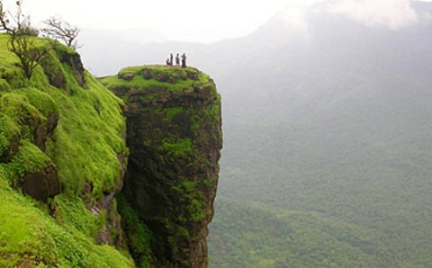 ನರಹರಿ ಏರಿ