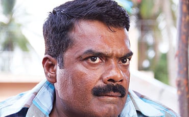 ಗಲ್ಲಿಯಿಂದ ಗಲ್ಲಿನತನಕ