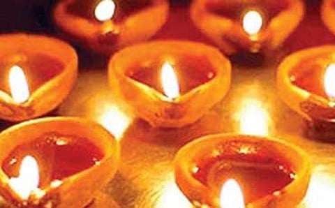 ಜ್ವಾಲೆ: ಆರುವ ಸಮಯ ಬೇರೆ ಬೇರೆ...