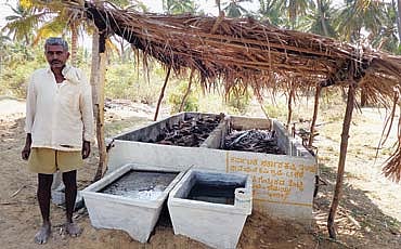 ಅಟ್ಯಾಚ್ಡ್ ವರ್ಮಿ ಕಾಂಪೋಸ್ಟ್