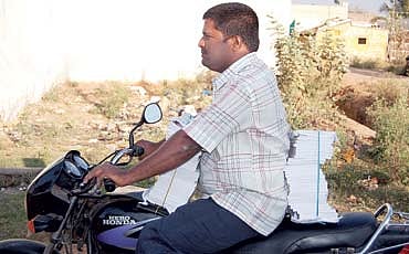 ಬುಕ್ @ ಬೈಕ್