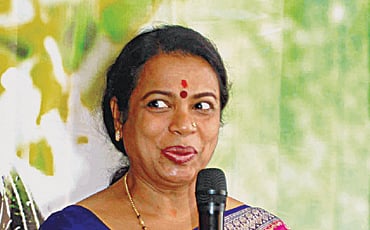 ಉಮಾಶ್ರೀ ಸಿಗರೇಟು ಸಪ್ಲೈ