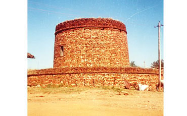 ಹೊನ್ನೆಲೆಗಳ ಹೊನ್ನಾಳಿ