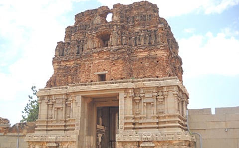 ಹಾಳು ಹಂಪಿ !