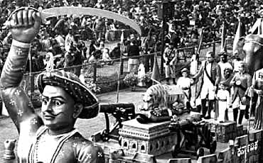 ನಮ್ಮ ಕನ್ನಡ ಸಂಸ್ಕೃತಿಗೆ, ಭಾಷೆಗೆ, ಸಾಹಿತ್ಯಕ್ಕೆ, ನೆಲ-ಜಲಕ್ಕೆ ಅಥವಾ ಜಾತ್ಯತೀತತೆಗೆ ಟಿಪ್ಪುವಿನ ಕೊಡುಗೆಯೇನು ಮುಖ್ಯಮಂತ್ರಿಗಳೇ?