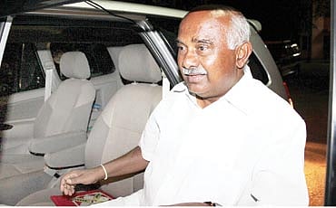 ಮಾತಿಲ್ಲದ ನಡೆಗೆ ಗಂಭೀರದ ಹಾರ