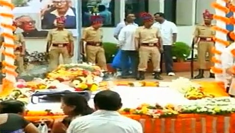 ವೈಕುಂಠ ವಿದ್ಯುತ್ ಚಿತಾಗಾರದಲ್ಲಿ ಆರ್ಕೆ ಲಕ್ಷ್ಮಣ್ ಅಂತ್ಯಸಂಸ್ಕಾರ (ಸಂಗ್ರಹ ಚಿತ್ರ)