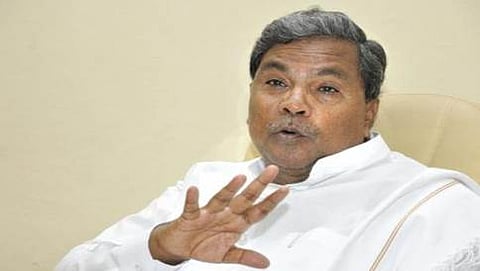 ಸಂಜಯಗಾಂಧಿ ನಗರ ಕೊಳೆಗೇರಿಯಲ್ಲಿ ತಾತ್ಕಾಲಿಕ ಶೆಡ್ ನಲ್ಲಿ ವಾಸಿಸುತ್ತಿರುವವರ ಅಹವಾಲನ್ನು ಮುಖ್ಯಮಂತ್ರಿ ಸಿದ್ದರಾಮಯ್ಯ ಆಲಿಸಿದರು,