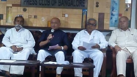 ಪತ್ರಿಕಾಗೋಷ್ಠಿ ನಡೆಸಿದ ಕರ್ನಾಟಕ ರಾಜ್ಯ ಮಾಜಿ ಶಾಸಕರ ವೇದಿಕೆ ಸದಸ್ಯರು