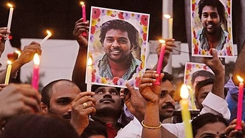 ರೋಹಿತ್ ವೇಮುಲ ಸಾವು ಖಂಡಿಸಿ ವಿದ್ಯಾರ್ಥಿಗಳಿಂದ ಪ್ರತಿಭಟನೆ