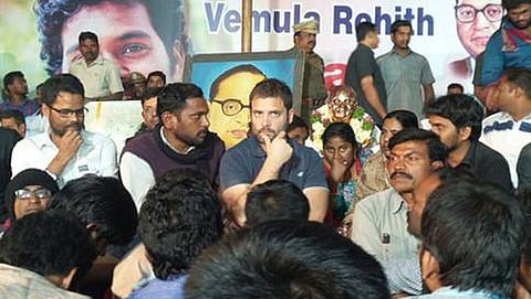 ಉಪವಾಸ ಸತ್ಯಾಗ್ರಹದಲ್ಲಿ ಪಾಲ್ಗೊಂಡಿರುವ ರಾಹುಲ್ ಗಾಂಧಿ