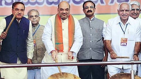 ಅರಮನೆ ಮೈದಾನದಲ್ಲಿ ನಡೆದ ಸಮಾವೇಶದಲ್ಲಿ ಬಿಜೆಪಿ ನಾಯಕರು