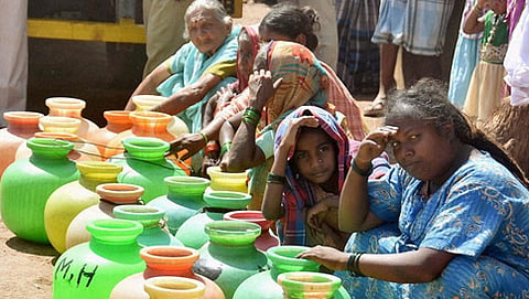 ನೀರಿಗಾಗಿ ನಿಂತಿದ್ದ ಮಹಿಳೆ ಸಾವು (ಸಂಗ್ರಹ ಚಿತ್ರ)