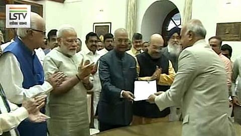 ನಾಮಪತ್ರ ಸಲ್ಲಿಸಿದ ರಾಮನಾಥ್ ಕೋವಿಂದ್ (ಚಿತ್ರಕೃಪೆ: ಲೋಕಸಭಾ ಟಿವಿ)
