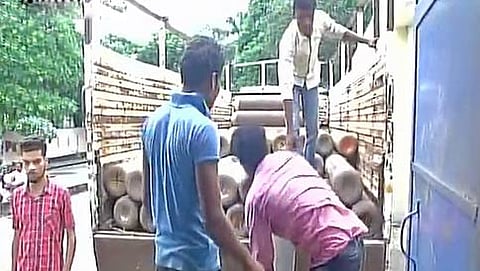 ಆಸ್ಪತ್ರೆಗೆ ಆಮ್ಲಜನಕ ಪೂರೈಕೆ