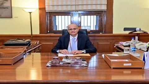 ಭಾರತದ ನೂತನ ವಿದೇಶಾಂಗ ಕಾರ್ಯದರ್ಶಿಯಾಗಿ ವಿಜಯ್ ಗೋಖಲೆ ಇಂದು ಅಧಿಕಾರ ಸ್ವೀಕರಿಸಿದರು.