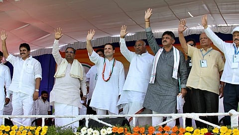 ಅಥಣಿ ಕಾಂಗ್ರೆಸ್ ಸಮಾವೇಶದಲ್ಲಿ ಎಐಸಿಸಿ ಅಧ್ಯಕ್ಷ ರಾಹುಲ್ ಗಾಂಧಿ ಚಿತ್ರ
